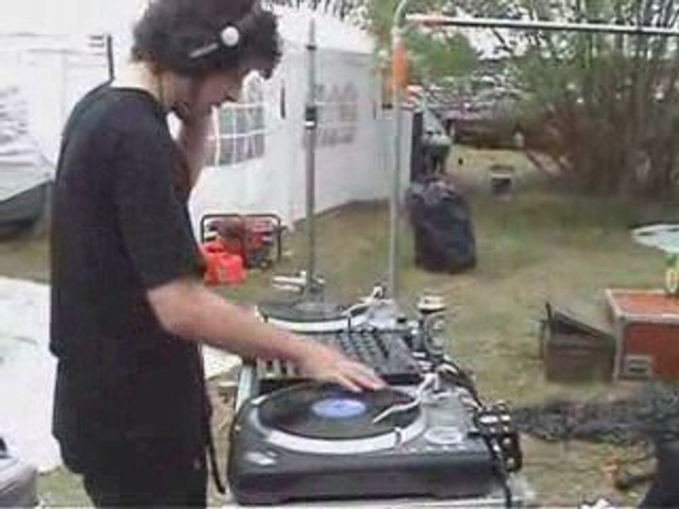 Teknival into the wild - Mai 2009 @ Bouafles - part 2