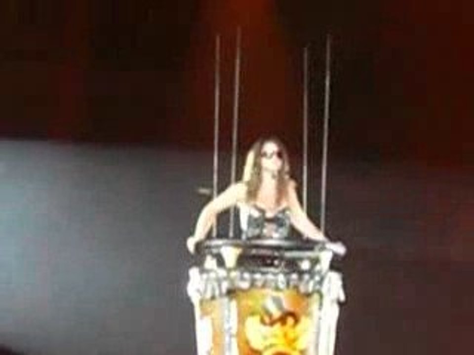 BRiTNEY SPEARS "THE CiRCUS STARRiNG" BERCY o6/o7/2oo9
