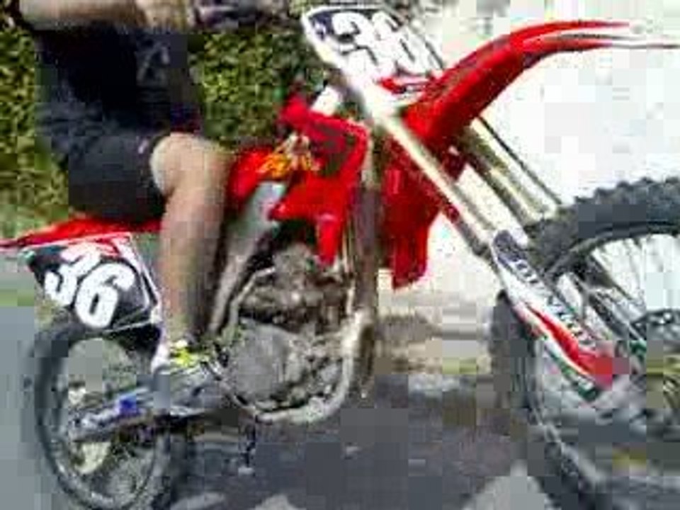 velaux :arno cross bitume part.1