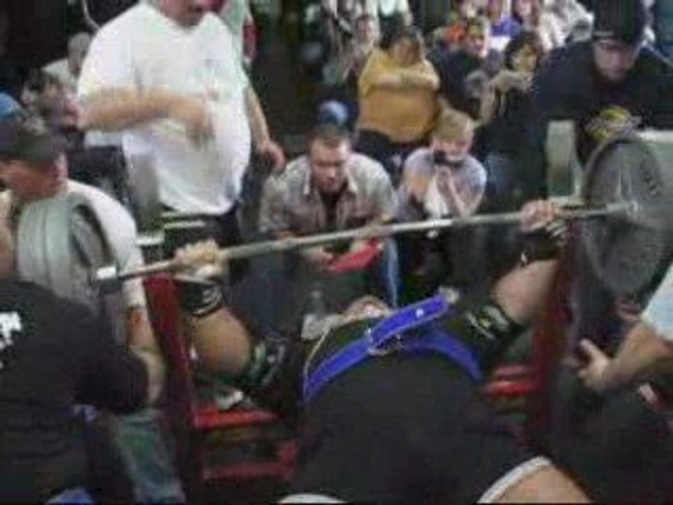 500 kilos nouveau record de developpe couche 1105 lbs !!!