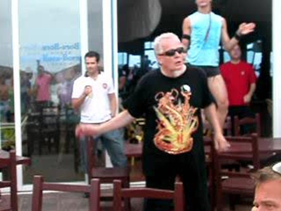 le danseur fou du bora bora