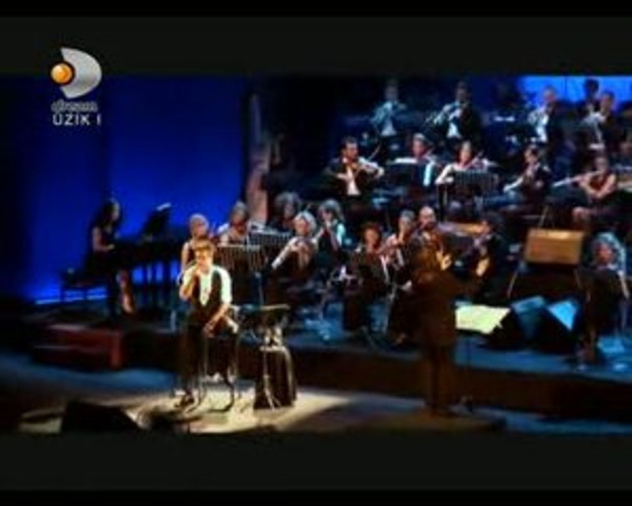 Teoman ''Mavi Kuş İle Küçük Kız'' YePyeNi Video Performans