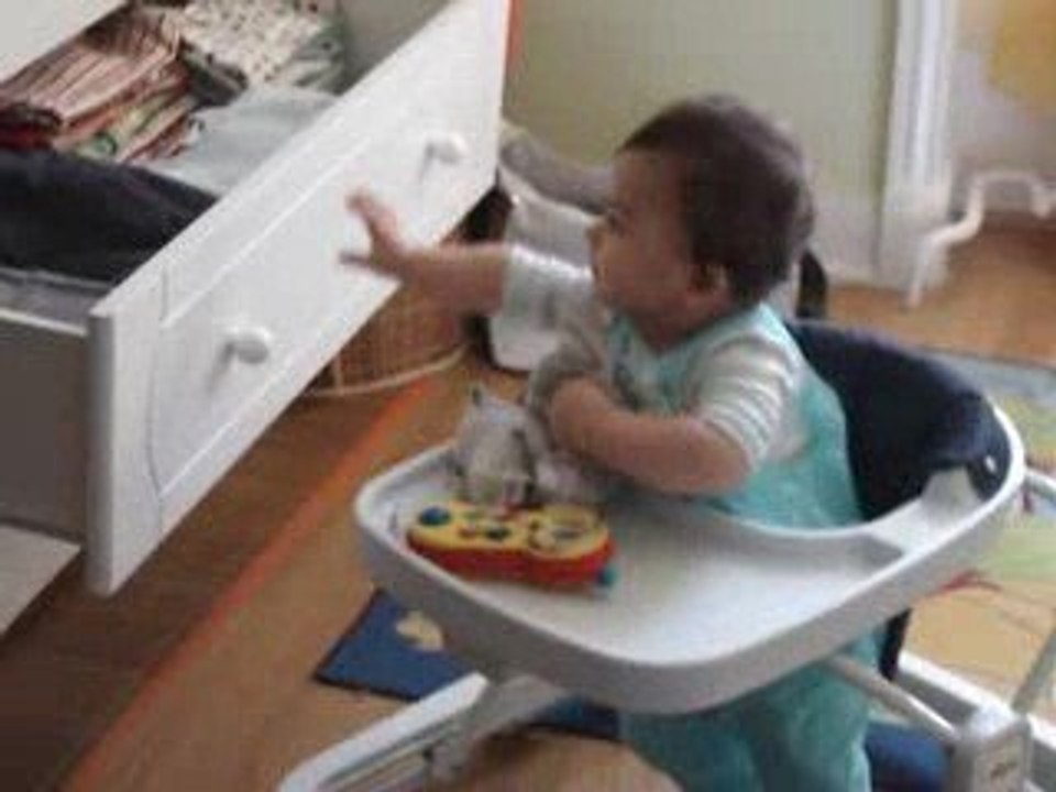 kylian touche a la commode