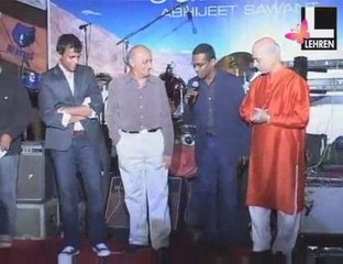 Mukhesh Bhatt with his family