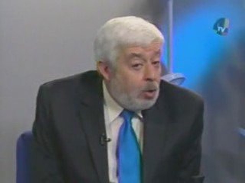 Un OVNI libère des dizaines de sphères à Mexico