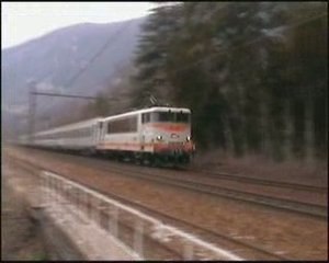 La BB 25256 sur le Lyon - Modane à Virieu-le-Grand