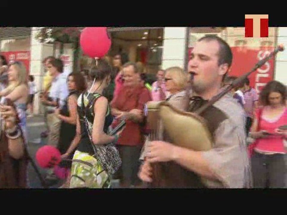Avignon 2009 : la parade du Festival Off