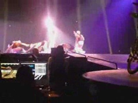 Britney Spears le 4 Juillet 2009 Bercy !!!