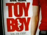 CHRONIK 46 : Toy Boy