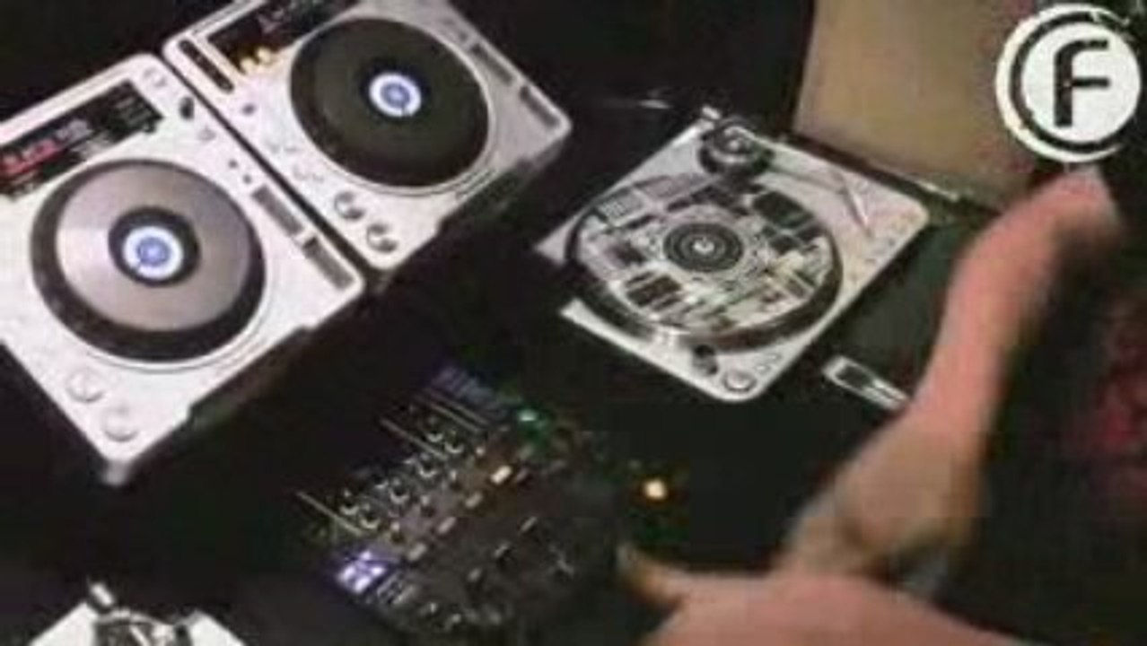 Dozer at Fear FM 2nd of July 2009 " hardstyle mix "