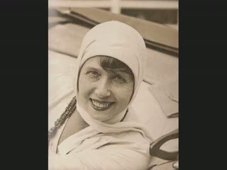 "Qui?" (Who?) Mistinguett acc. Fred Melé & his orch. 1927.