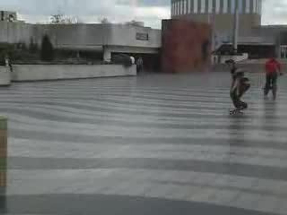 Pepito skate créteil  flip entre 2 planches