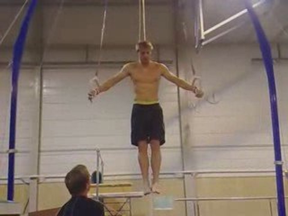Athlé Andreas Thorkildsen entrainement gym anneaux