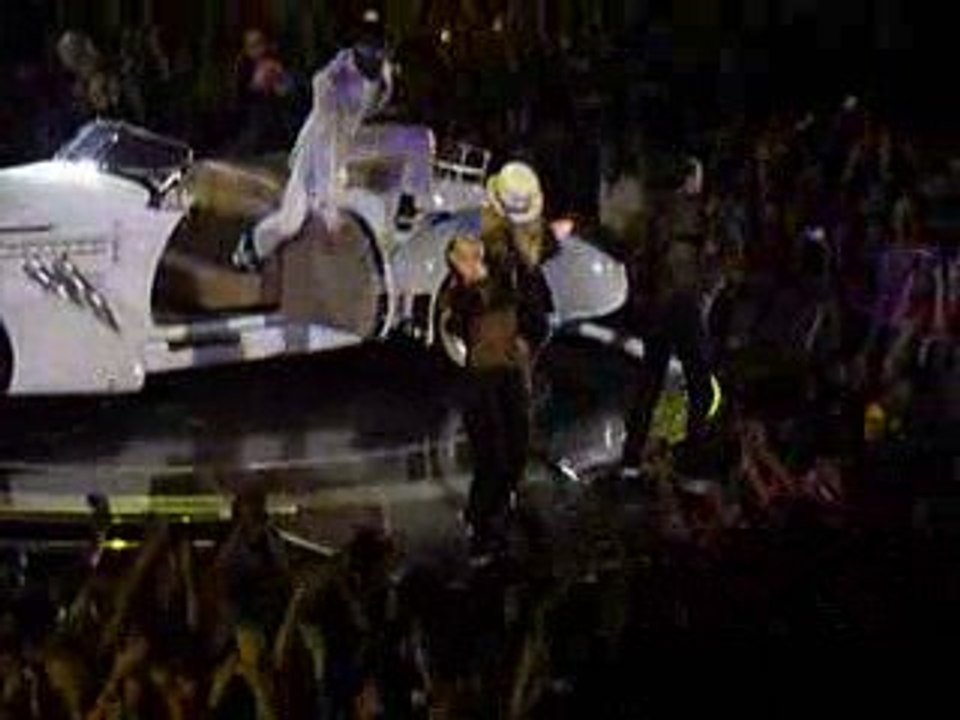 Madonna bercy 2009 - Beat goes on