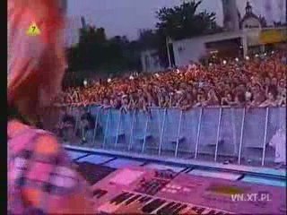 Vanilla Ninja-Dangerzone live in Sopot 2006 !!_xvid.avi