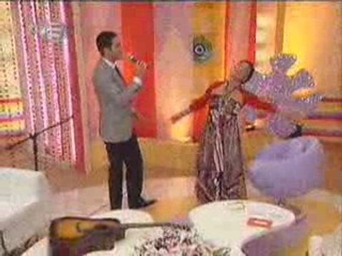 Keremcem - Akdeniz Akşamları (Canlı Performans)