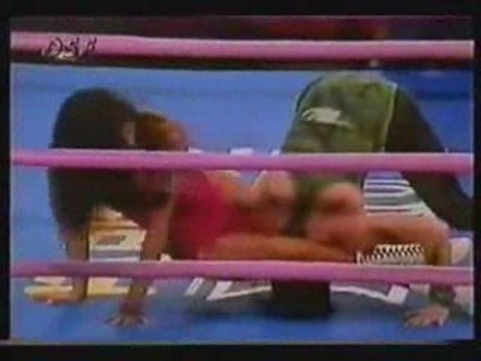 Spanish Red vs Attache (GLOW Wrestling) German Deutsch