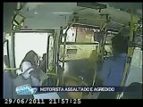 Assaltantes agridem motorista de ônibus em Belo Horizonte