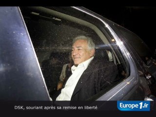 DSK, très souriant après sa remise en liberté