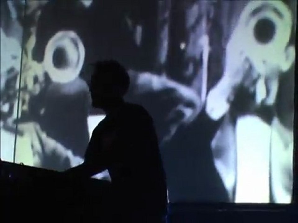 [FREE MUSIC FESTIVAL 2011 EN LIVE] Chinese Man