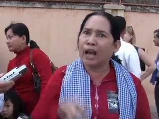 cambodia 2011 news- hun sen party (S22) violence sur population khmer .avi‏
