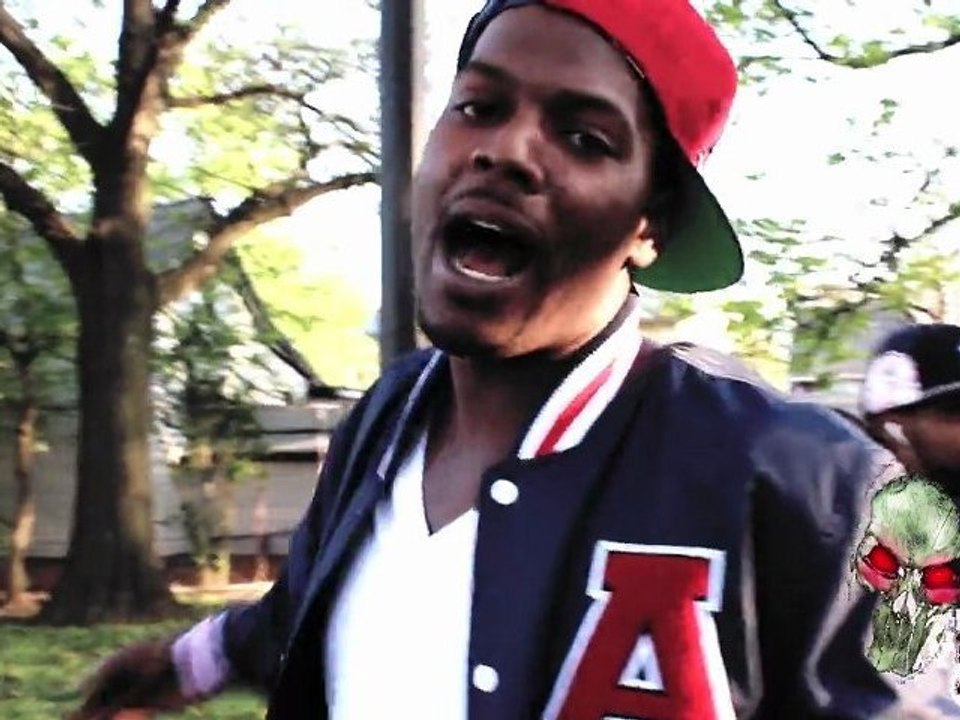 MD HOLLA - "SPEND RACKS" (DIR: @RIDEORDIETV)