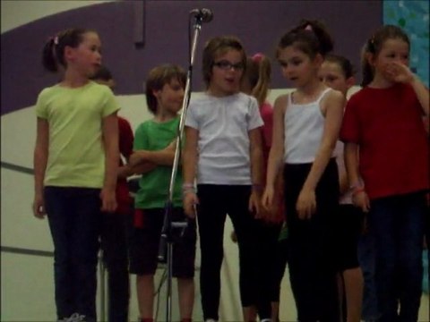 Lucas au spectacle de l'école