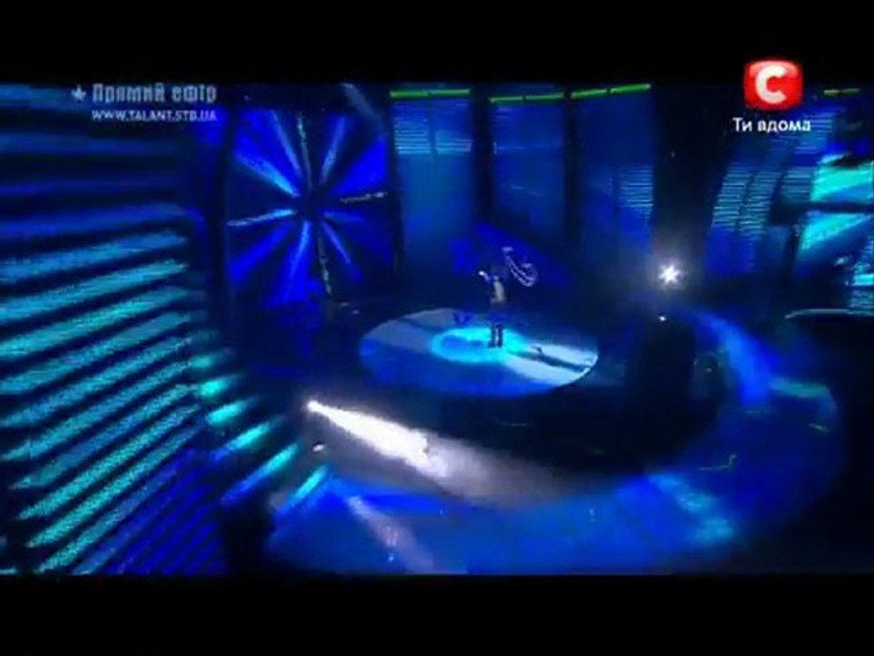 ALLA KLYSHTA-hula hoop-presents Art agency Valentino