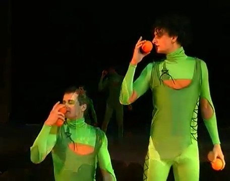 OLEG & VITALIY-juggling-ball-presents Art agency Valentino