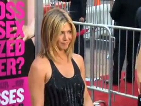 Jennifer Aniston - Horrible Bosses Premiere - E! News