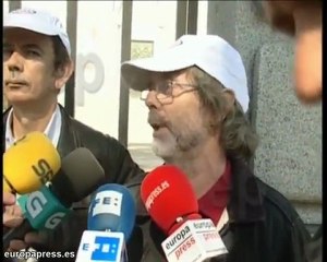 Empleados de Clesa se encadenan a la Almudena