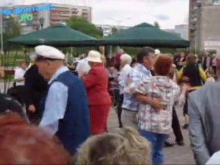 Прокопьевск. Танцы на фонтане.