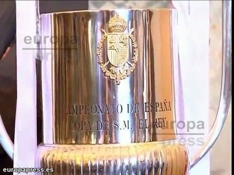 El Real Madrid presenta la Copa del Rey en la Comunidad