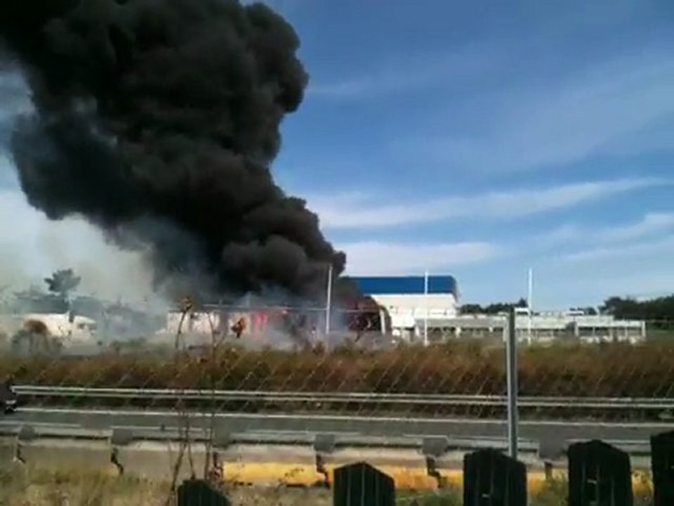 Incendie le long de l'autoroute A 63