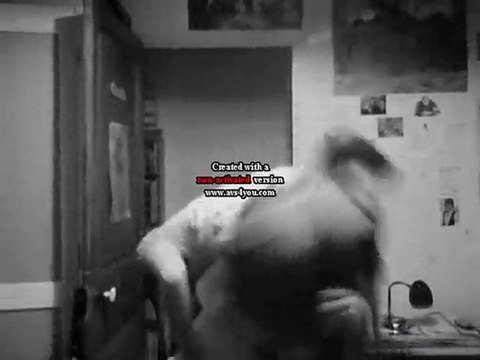 Emmanuelle danse pour le jeu Gagne ta rencontre avec Jenifer