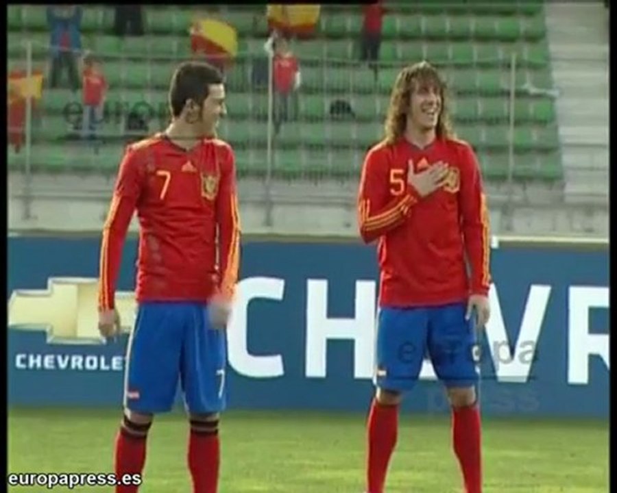 Piqué anuncia la posible boda de Puyol en Twitter