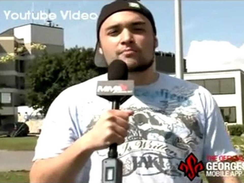 Un OVNI apparaît lors de l'interview de George St-Pierre !