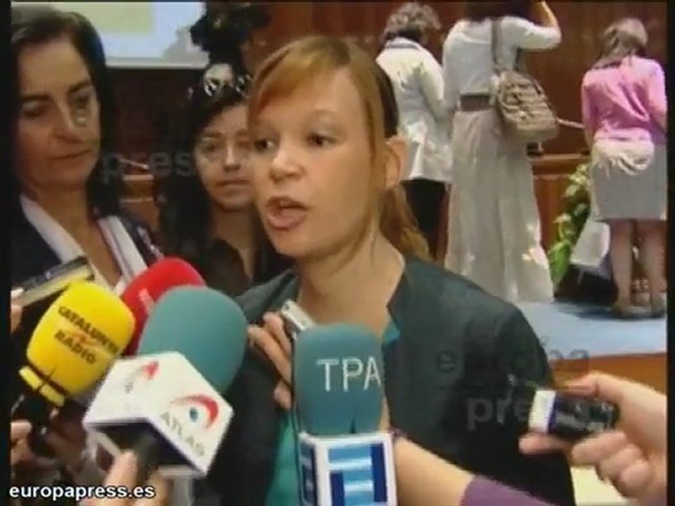 Leire Pajín pide "cautela" ante el crímen de De...