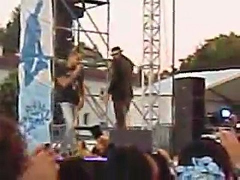 concert tout le monde chante contre le cancer 2011 à villefranche !!! ( suite )