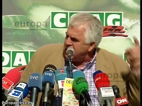 Asociación de agricultores reparte frutas y verduras