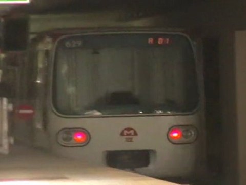MPL75 : Départ de la station Vaulx en Velin La Soie sur la ligne A du métro de Lyon