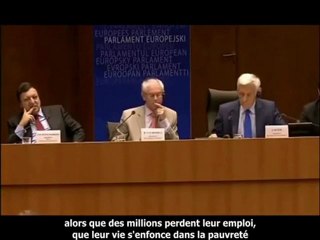 ► Nigel Farage  : " Les jours de l'euro sont comptés, il vit sur de l'argent emprunté " ► Parlement Européen, Bruxelles - 28 juin 2011