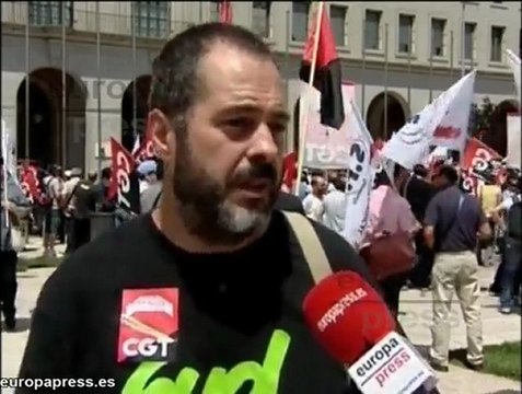 Centenar de trabajadores contra 'privatización' Renfe