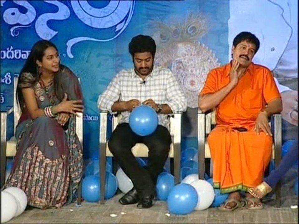 Kajal team Vs Samantha team - Jr.NTR Brindavanam movie team Comedy - 06