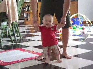 Liam veut deja marcher