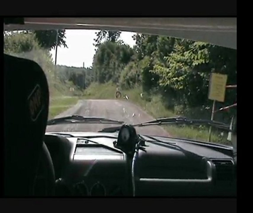 rallye du val d' orain 2011 es3 Bourgeois-Peterlini 205 rallye F2000.12 camera embarque LP