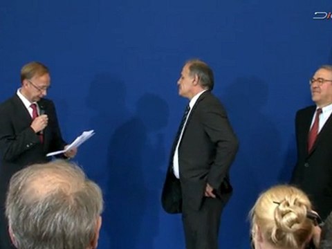 Trophée Sécurité : 3eme prix - Exploitation des traces papillaires sur surfaces perpendiculaires et cylindriques