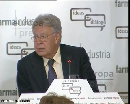 González aconseja a Rubalcaba dejar el Gobierno