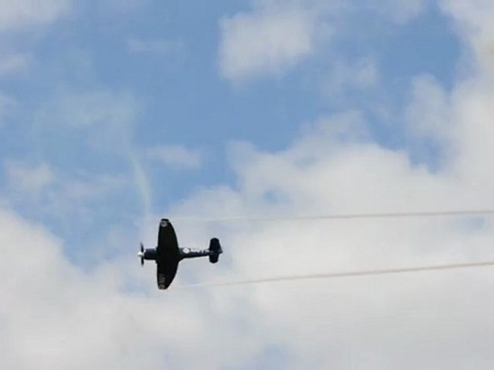 Hawker Sea Fury FB.1 Ferté-Alais (Vidéo Amateur)