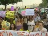 RJ- Cerca de 300 mulheres participam de marcha